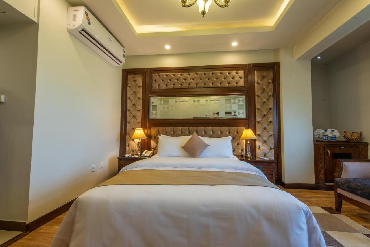 איסלמאבד Envoy Continental Hotel מראה חיצוני תמונה