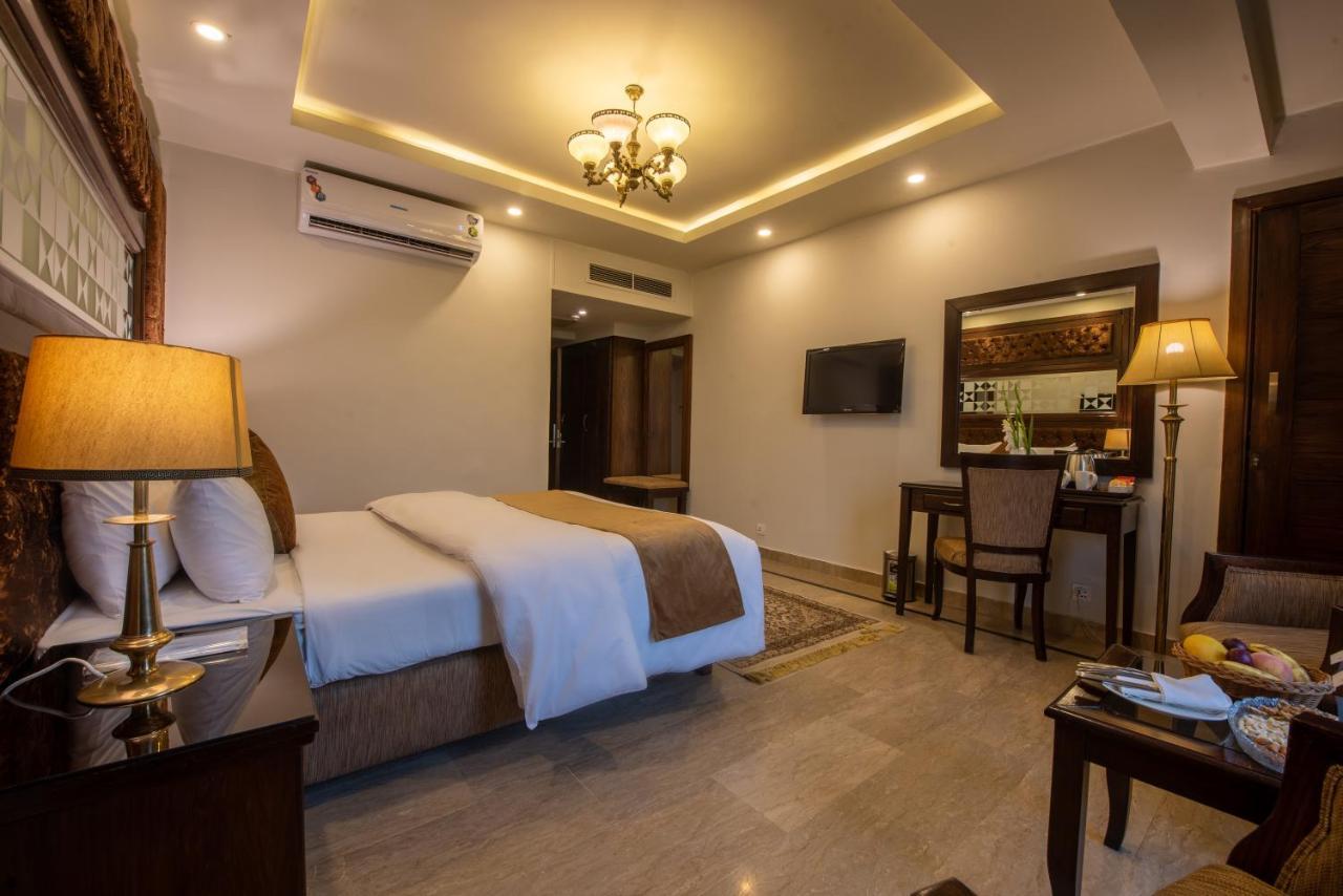איסלמאבד Envoy Continental Hotel מראה חיצוני תמונה