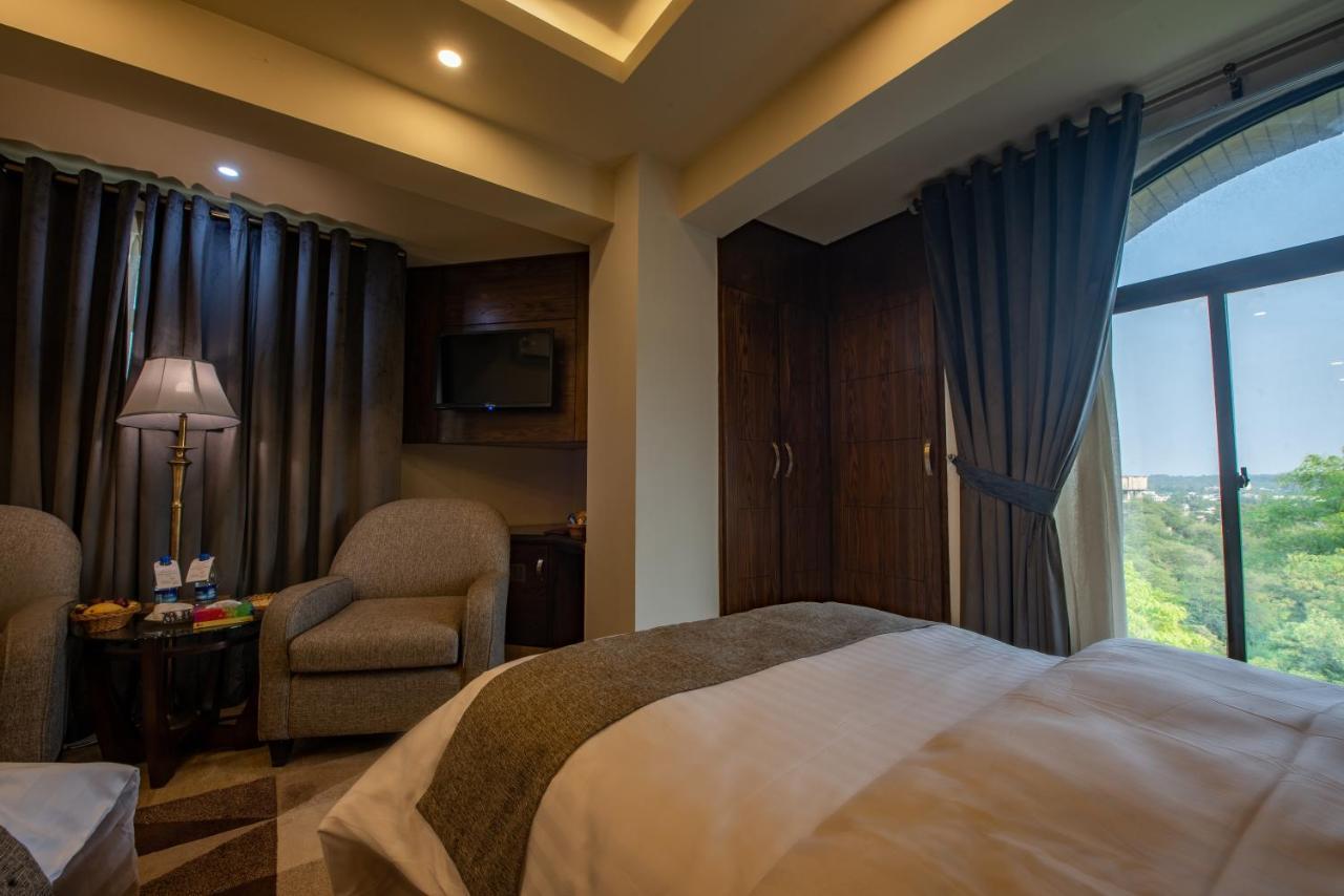 איסלמאבד Envoy Continental Hotel מראה חיצוני תמונה