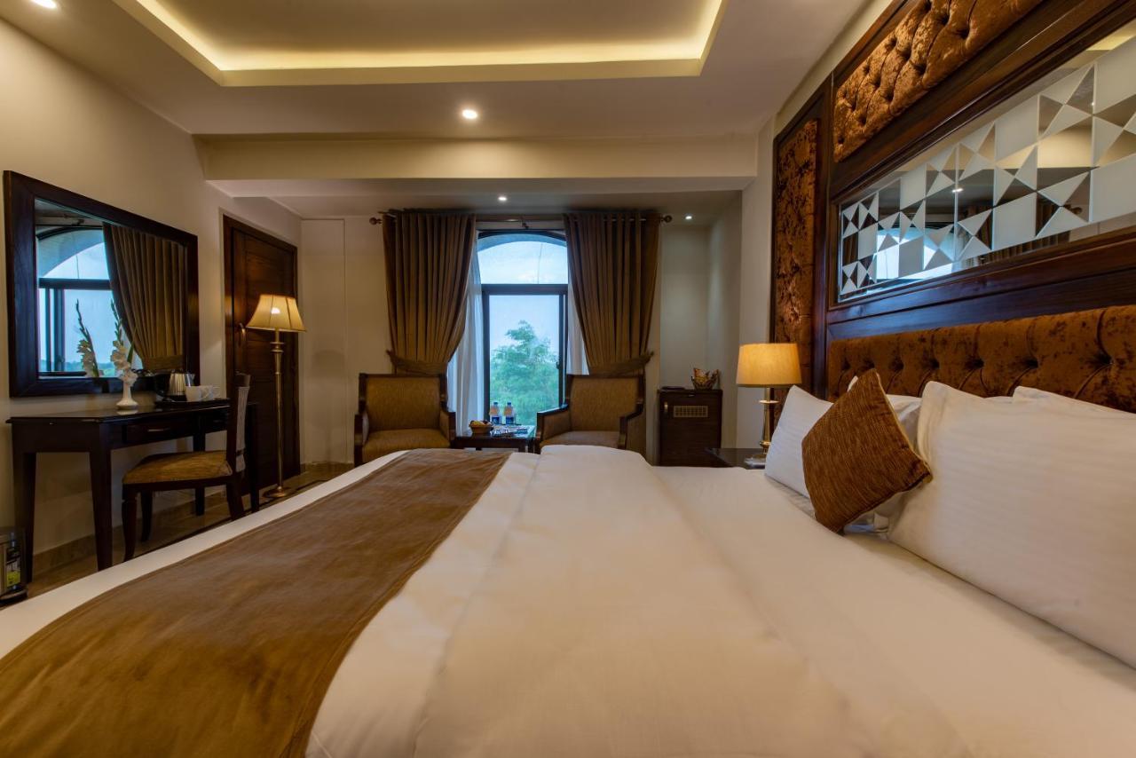 איסלמאבד Envoy Continental Hotel מראה חיצוני תמונה