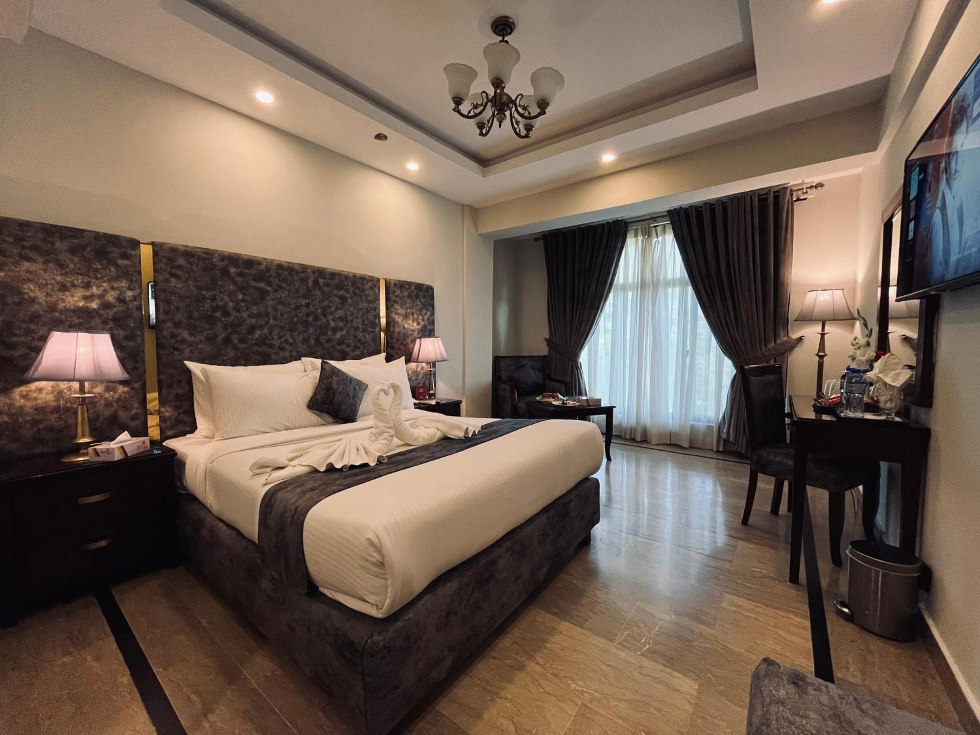 איסלמאבד Envoy Continental Hotel מראה חיצוני תמונה